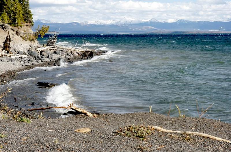 day13_yellowstone_lake-763815.jpg - SONY DSC